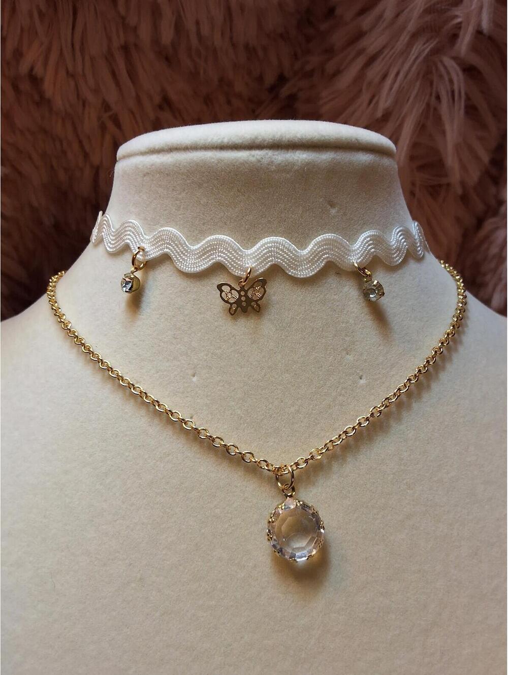 RICK RACK BUTTERFLY CHOKER WHITE WITH GOLD CHAIN AND CRYSTAL PENDANT